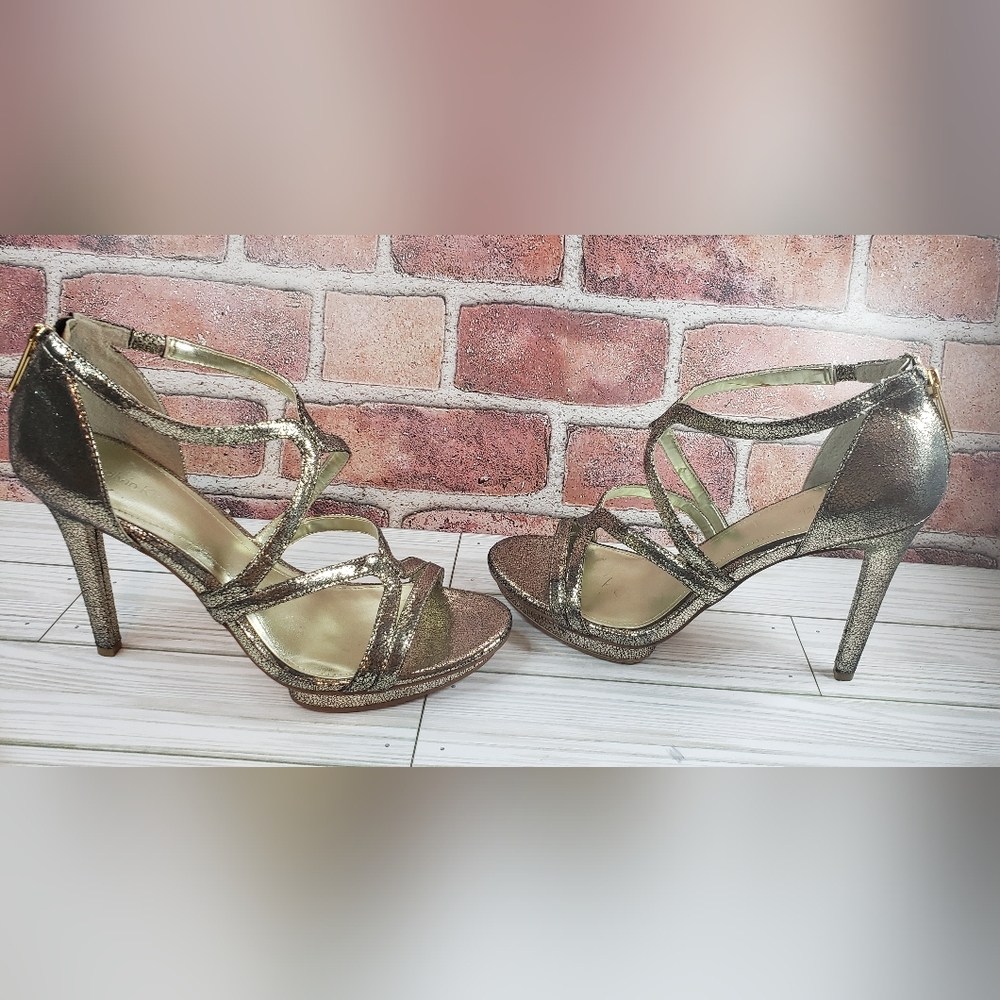 Calvin Klein Gold Metallic Heeled Sandals size 8 (Sj)